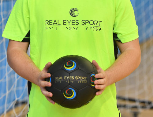 Un pallone Real Eyes Sport per far squadra con noi